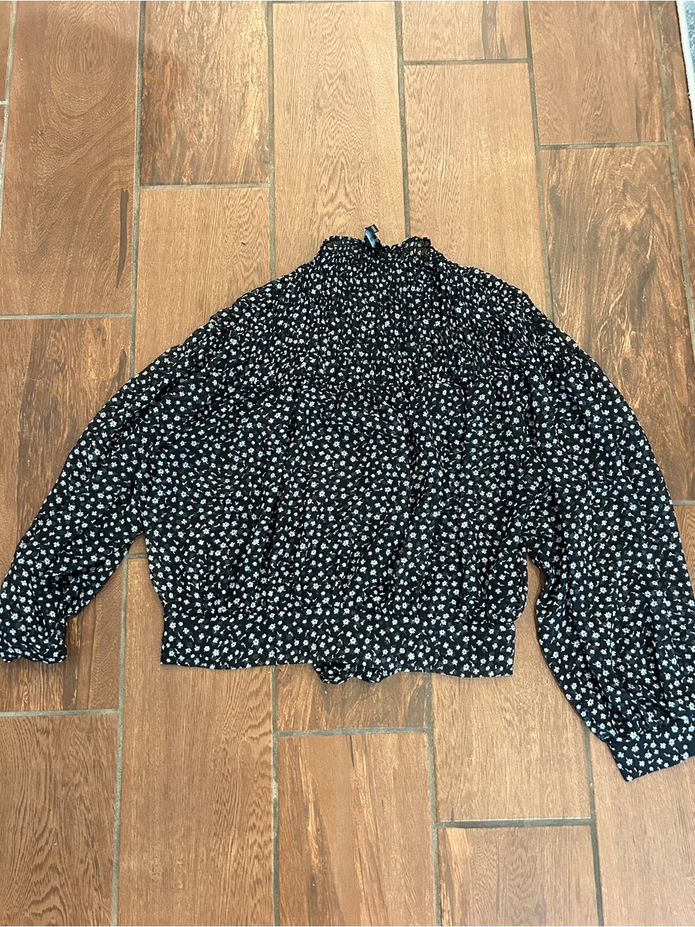 Bardot size L sheet high neck black white floral top
